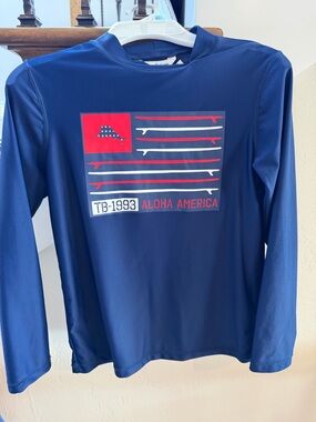 Boys medium Tommy bahama rash guard